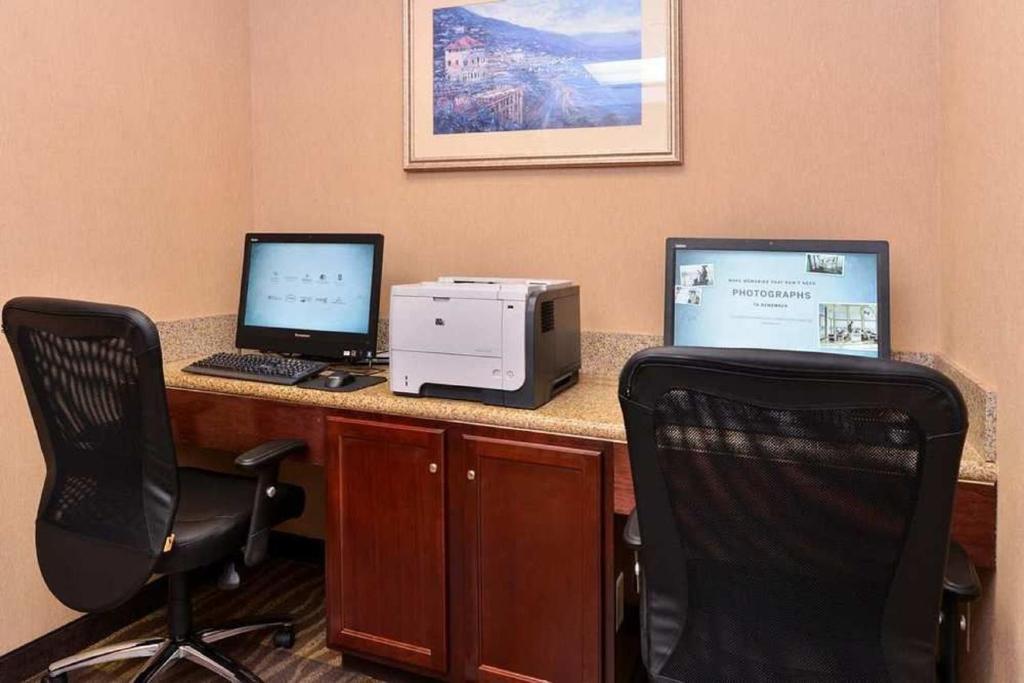 Hampton Inn Grand Island image 13