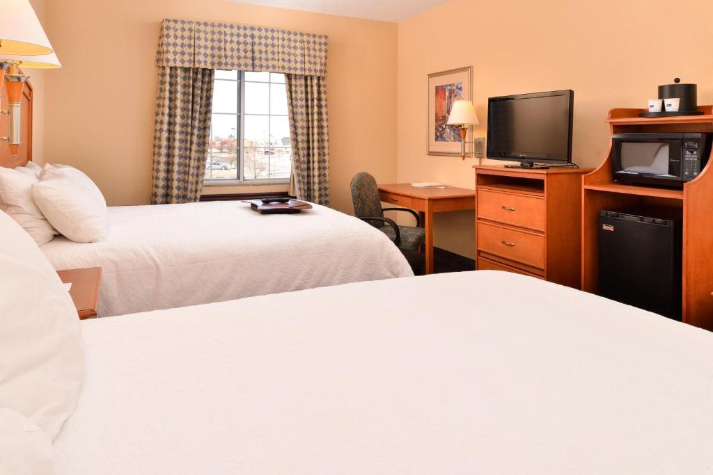 Hampton Inn Grand Island image 20