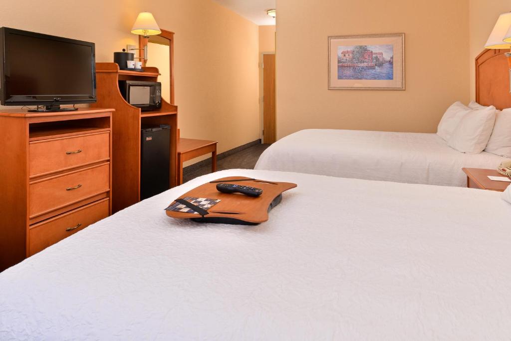 Hampton Inn Grand Island image 21