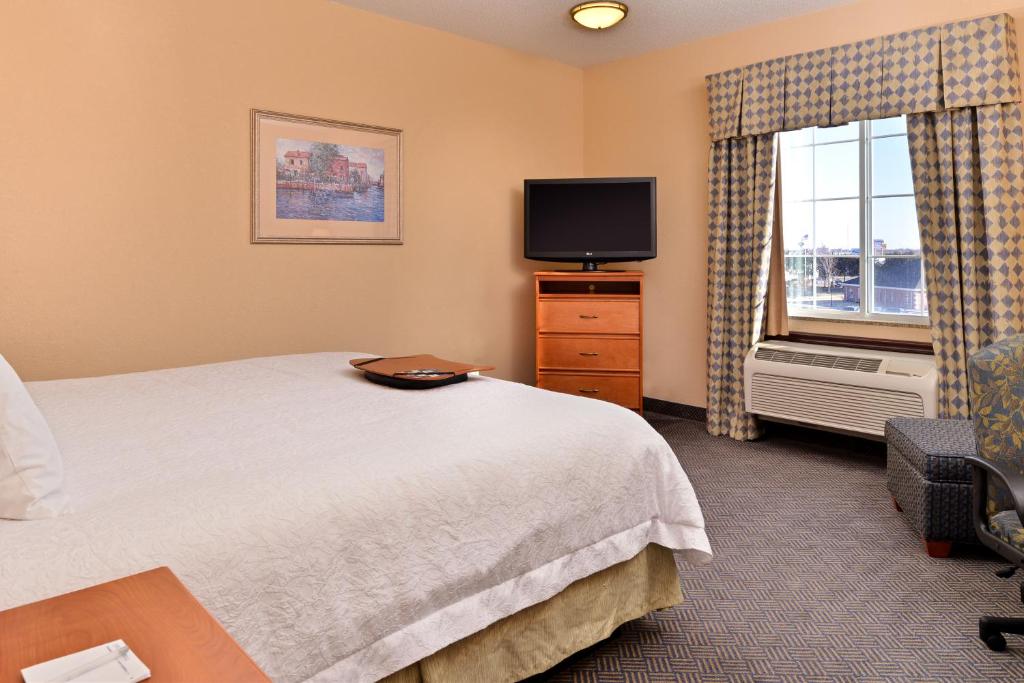 Hampton Inn Grand Island image 23